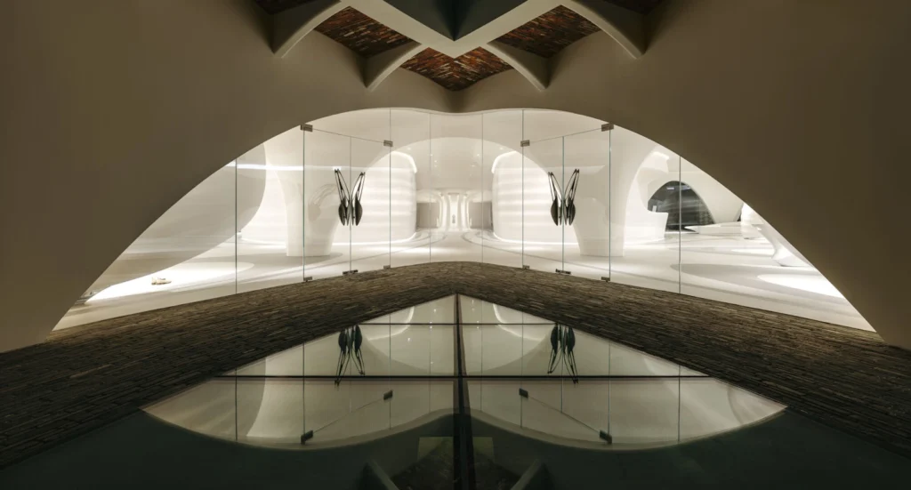 Zaha Hadid architects unveils Marisfrolg showroom in shenzhen